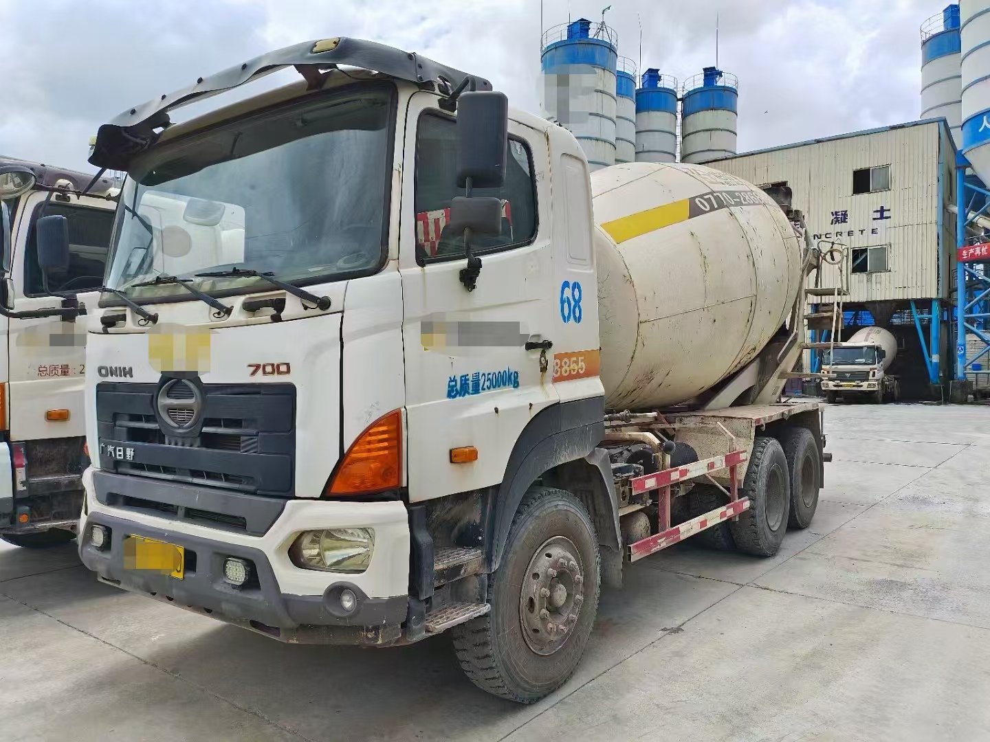 HINO 10M3 Concrete Mixer Truck for sale