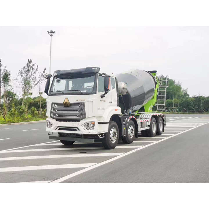 Super Quality Sinotruck HOWO 8x4 10cbm Concrete Mixer Truck with Good Price in Kenya